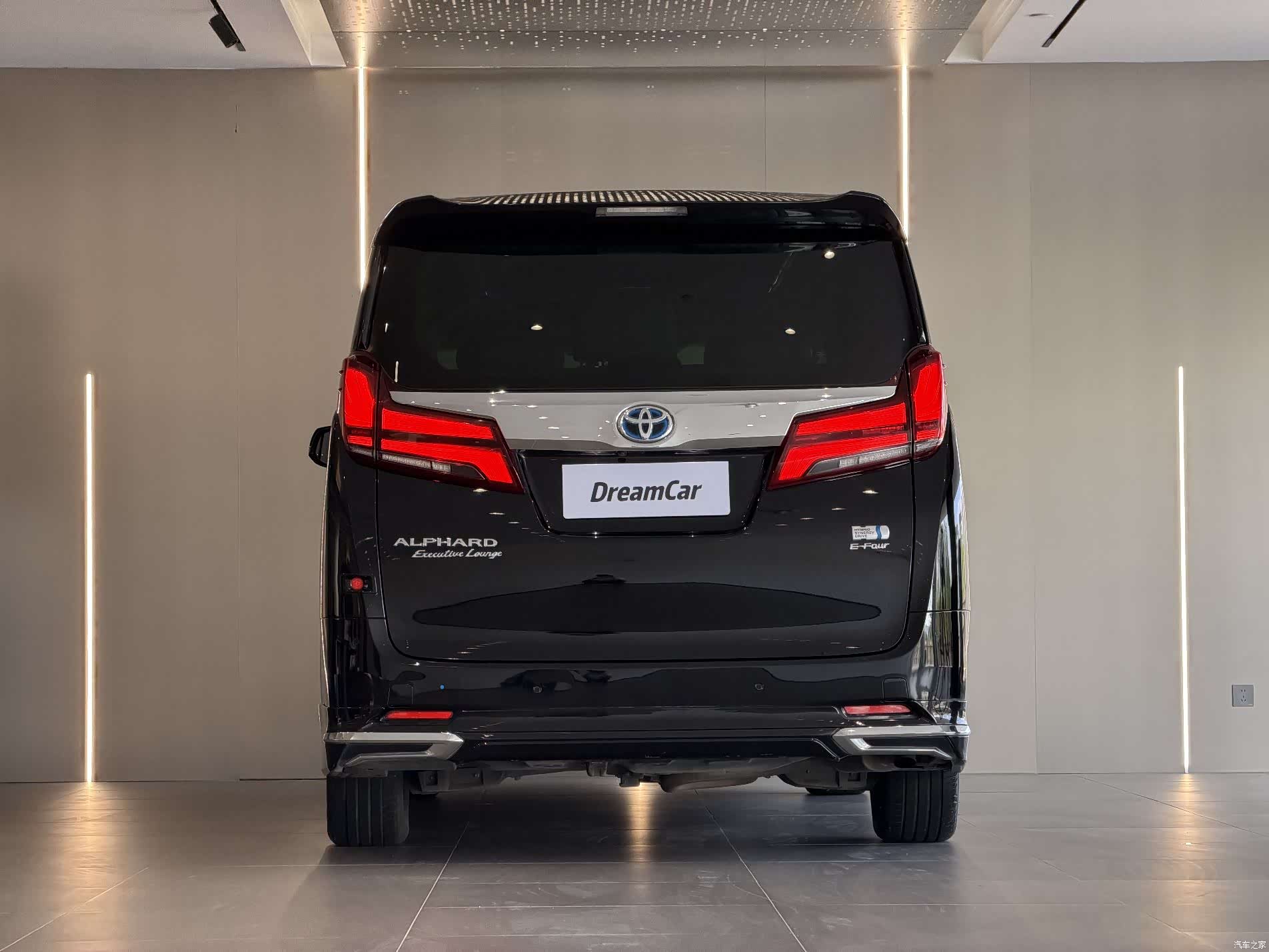 Toyota Alphard, 2021 все фото