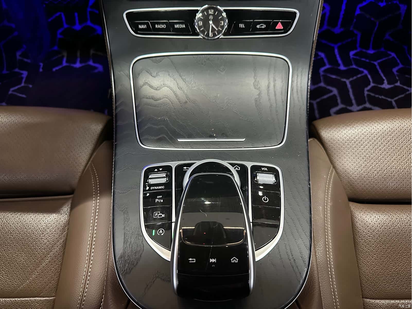 Mercedes-Benz E-Class, 2018 12