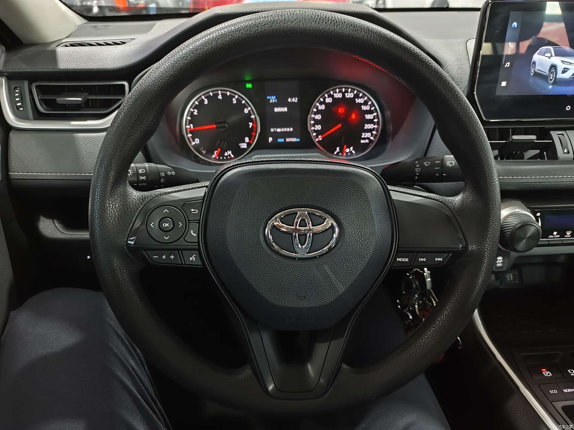 Toyota Wildlander, 2023 10