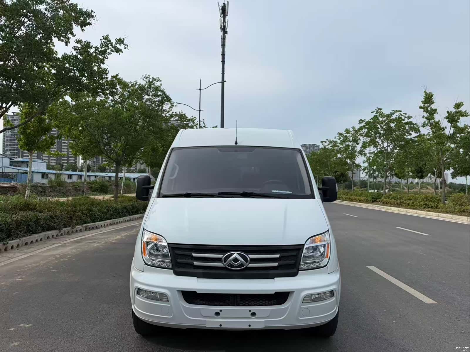 Maxus V80, 2023 3