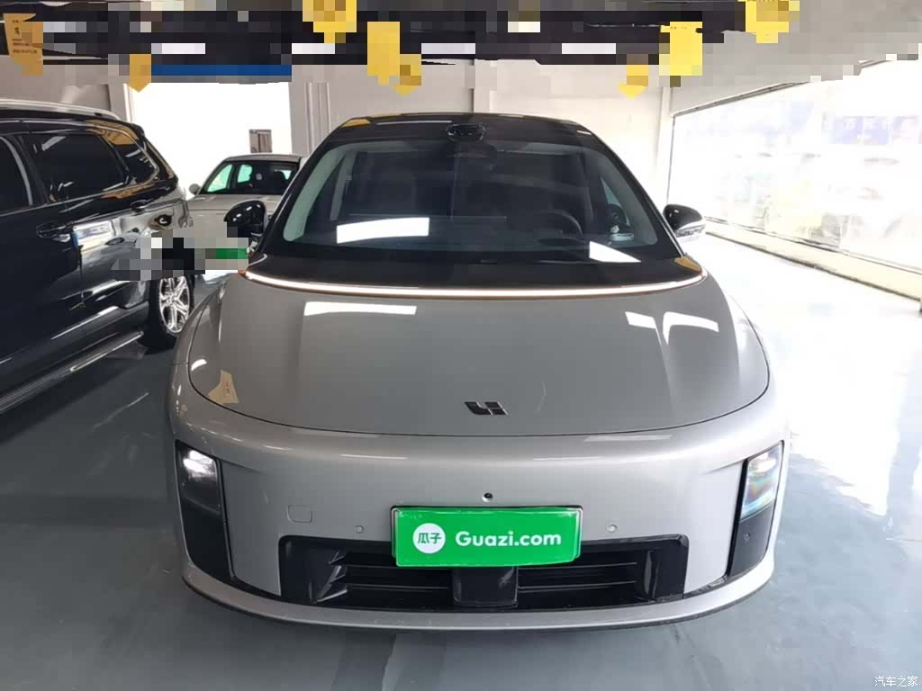 Li Auto i8, 2025 3