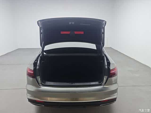 Audi A4L, 2023 13