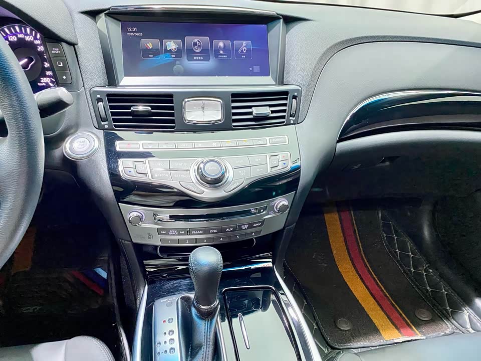 Infiniti Q70 Infiniti Q70