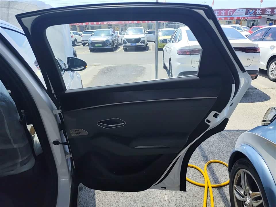 BYD Qin L BYD Qin L