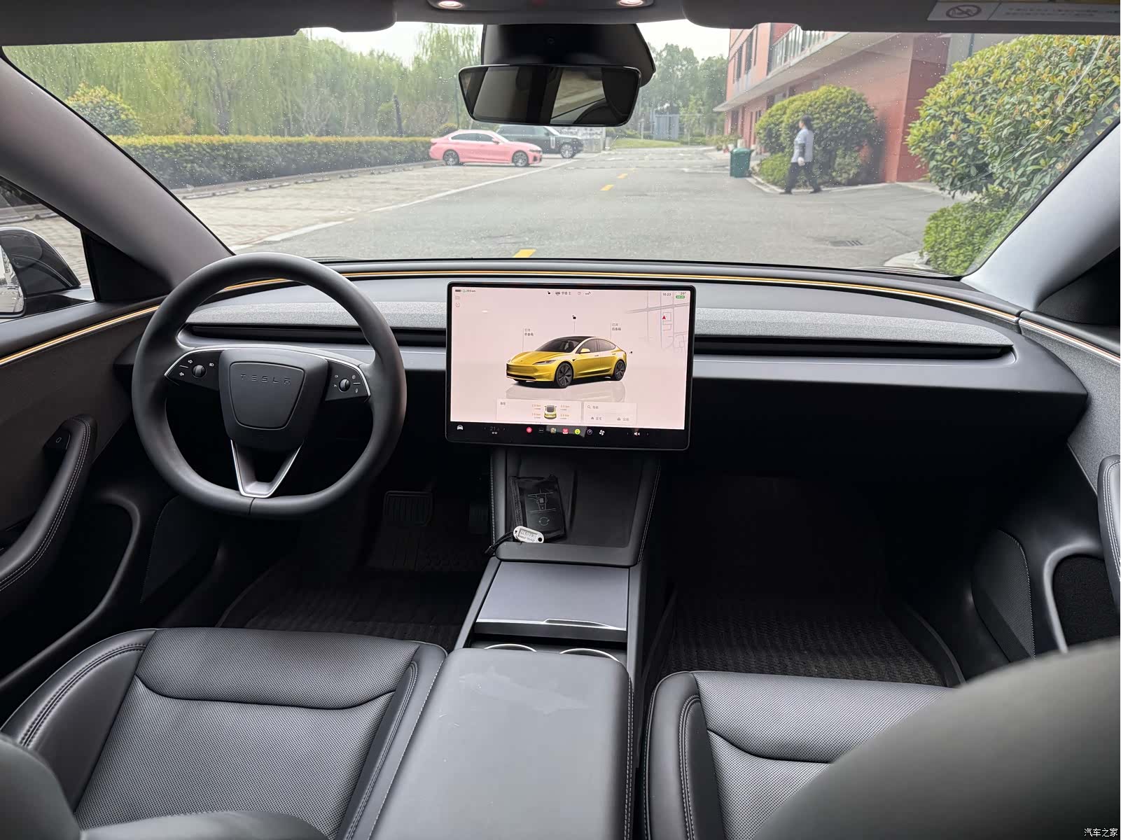 Tesla Model 3, 2025 все фото