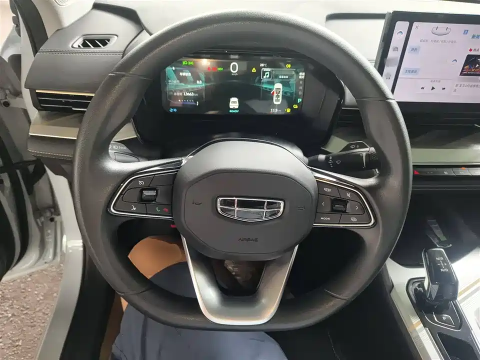 Geely Emgrand L HiP Geely Emgrand L HiP