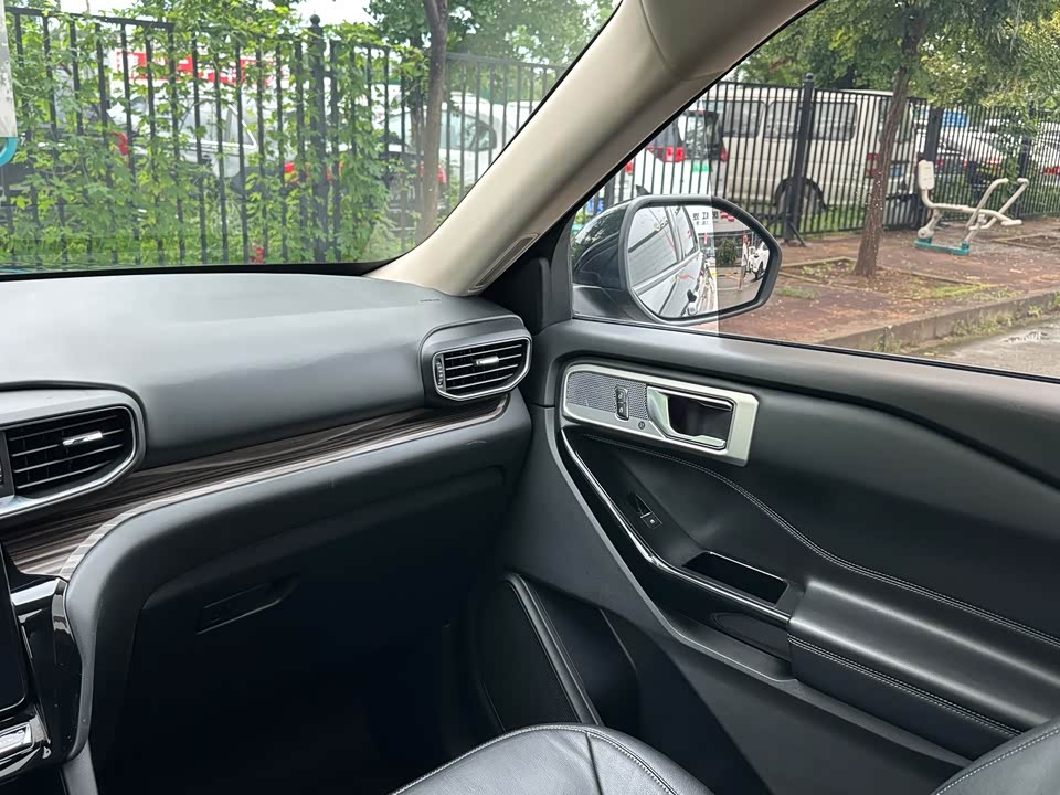 Ford Explorer Ford Explorer