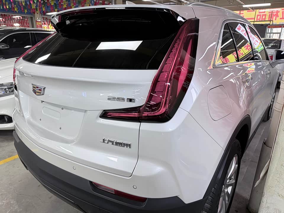 Cadillac XT4