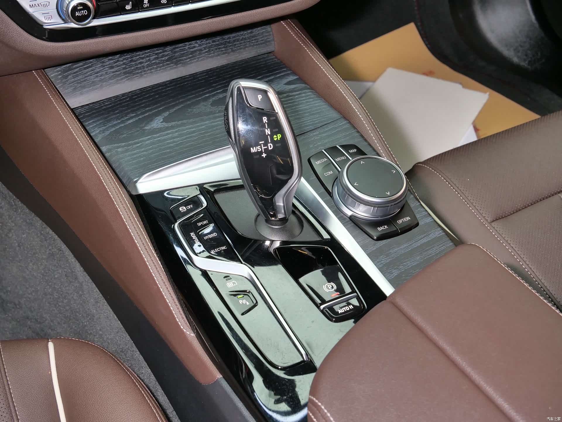 BMW 5 Series, 2022 24