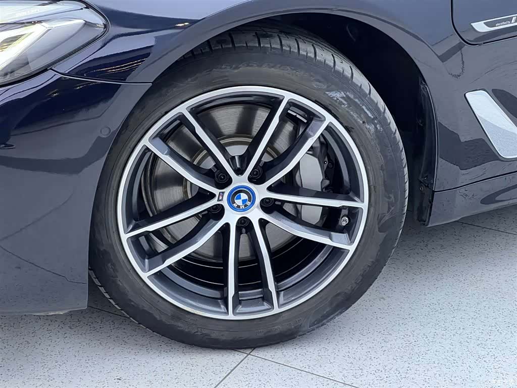 BMW 5 Series, 2024 7