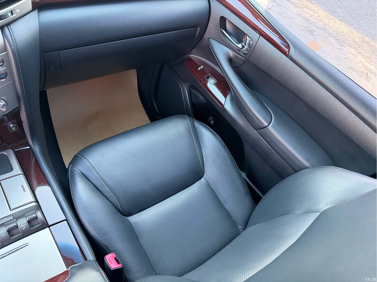 Lexus LX, 2015 19