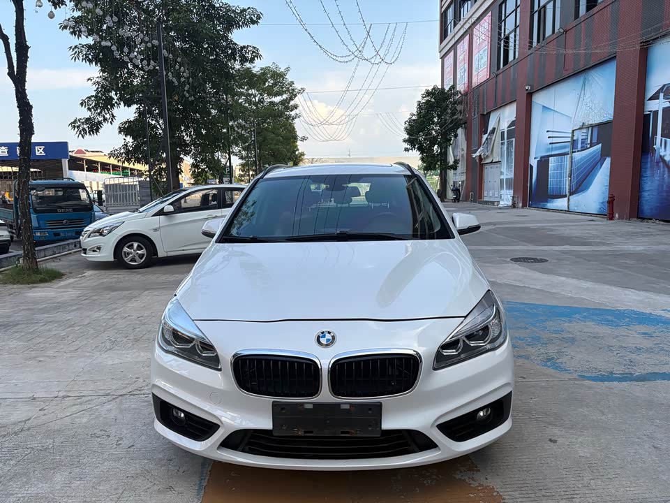 BMW 2 series station wagon