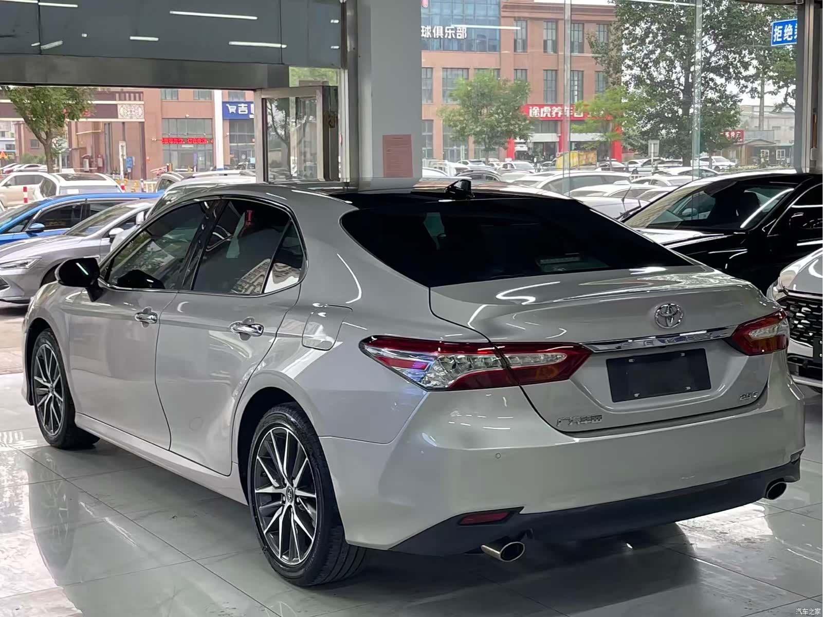Toyota Camry, 2022 все фото