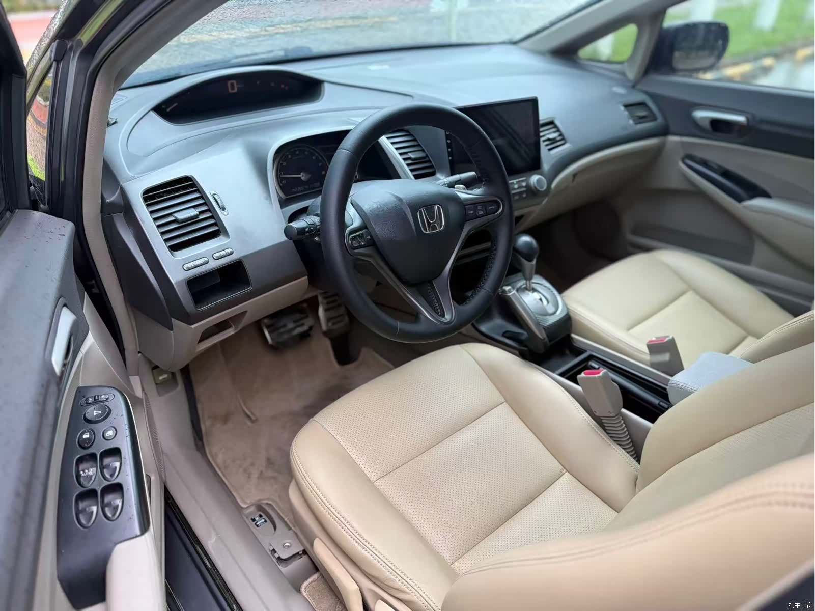 Honda Civic, 2011 4