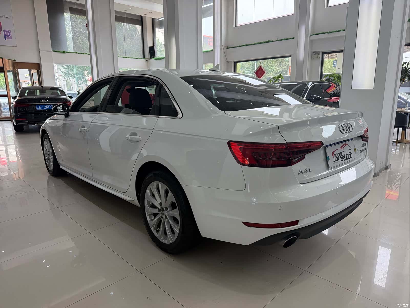 Audi A4L, 2017 12