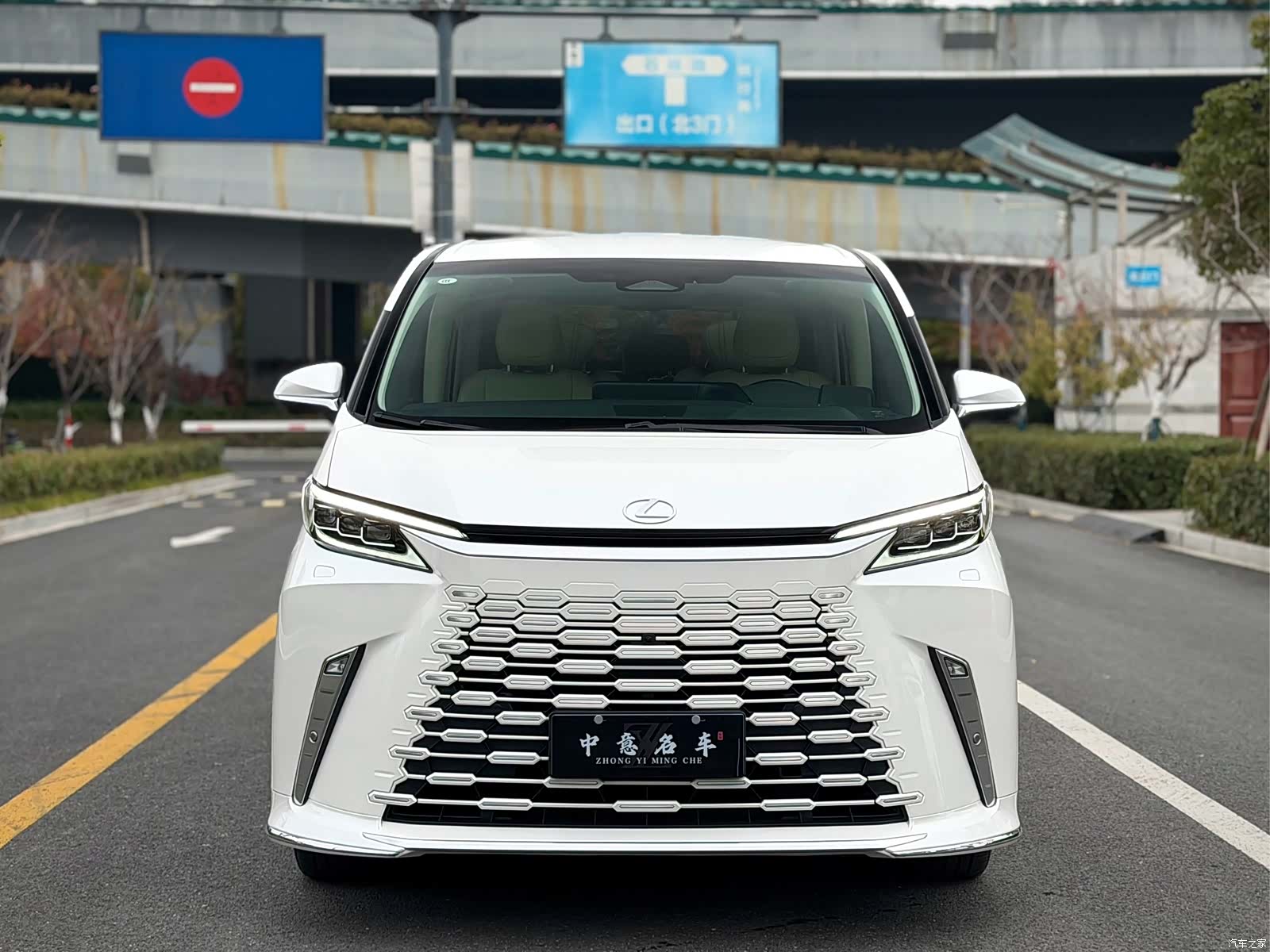 Lexus LM, 2024 2