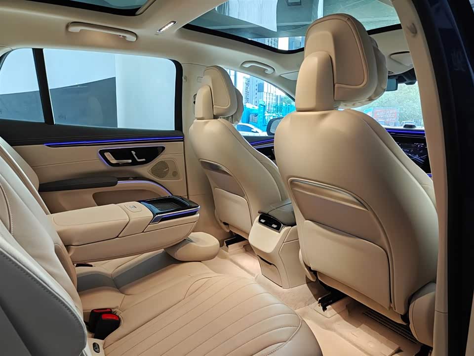 Mercedes-Benz EQS SUV