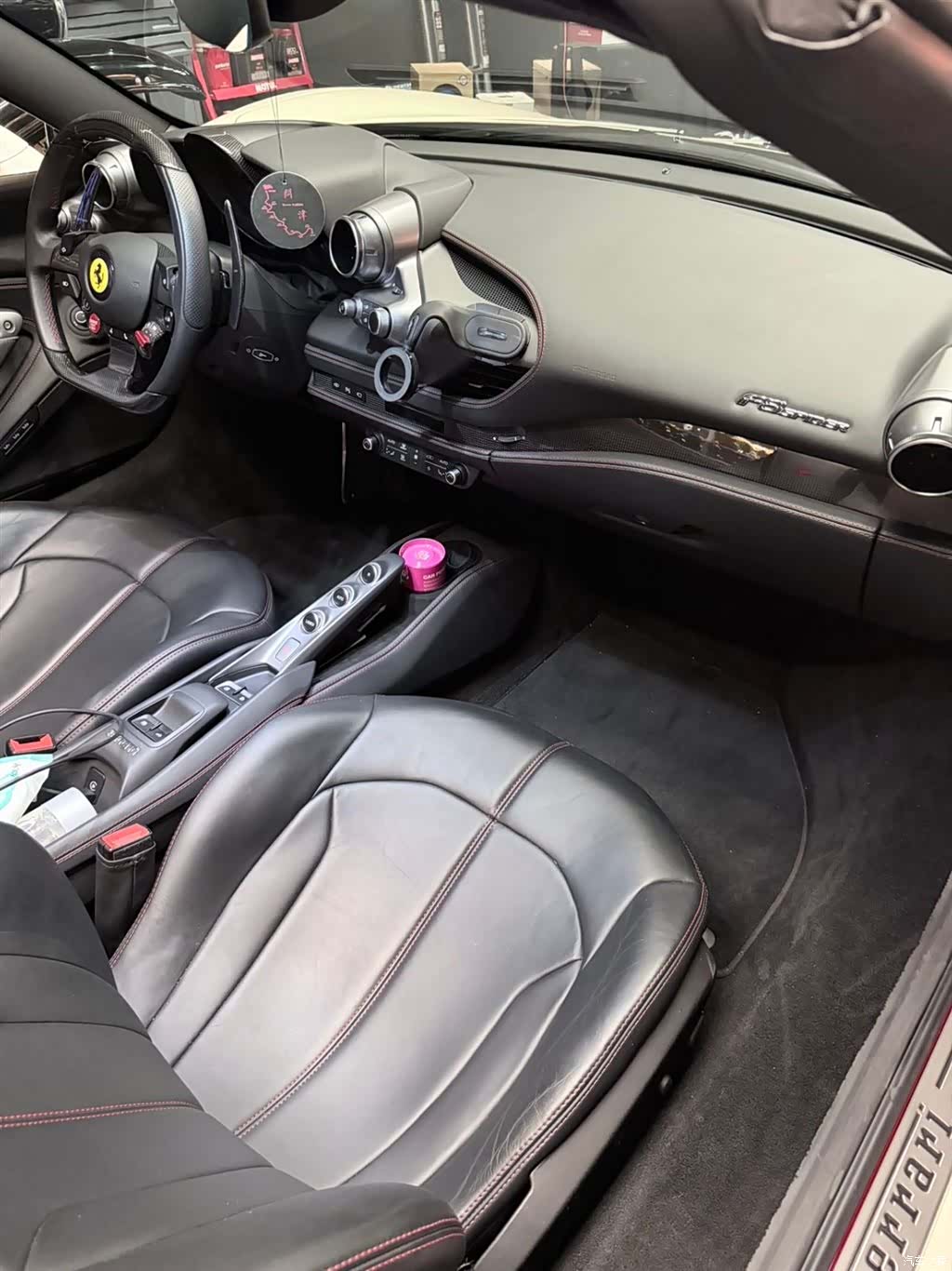 Ferrari F8, 2021 4
