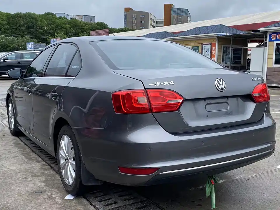 Volkswagen Sagitar