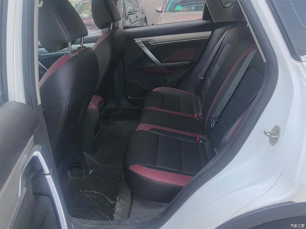 Geely Coolray, 2022 17