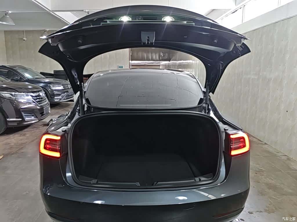 Tesla Model 3, 2023 19