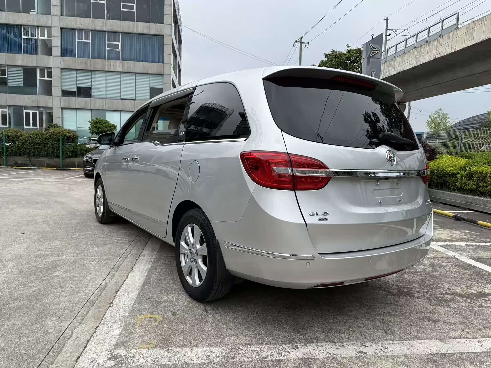 Buick GL8, 2016 8