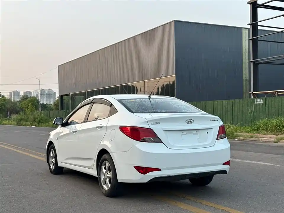 Hyundai Rena