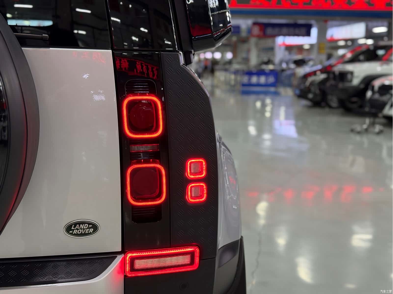 Land Rover Defender, 2022 8
