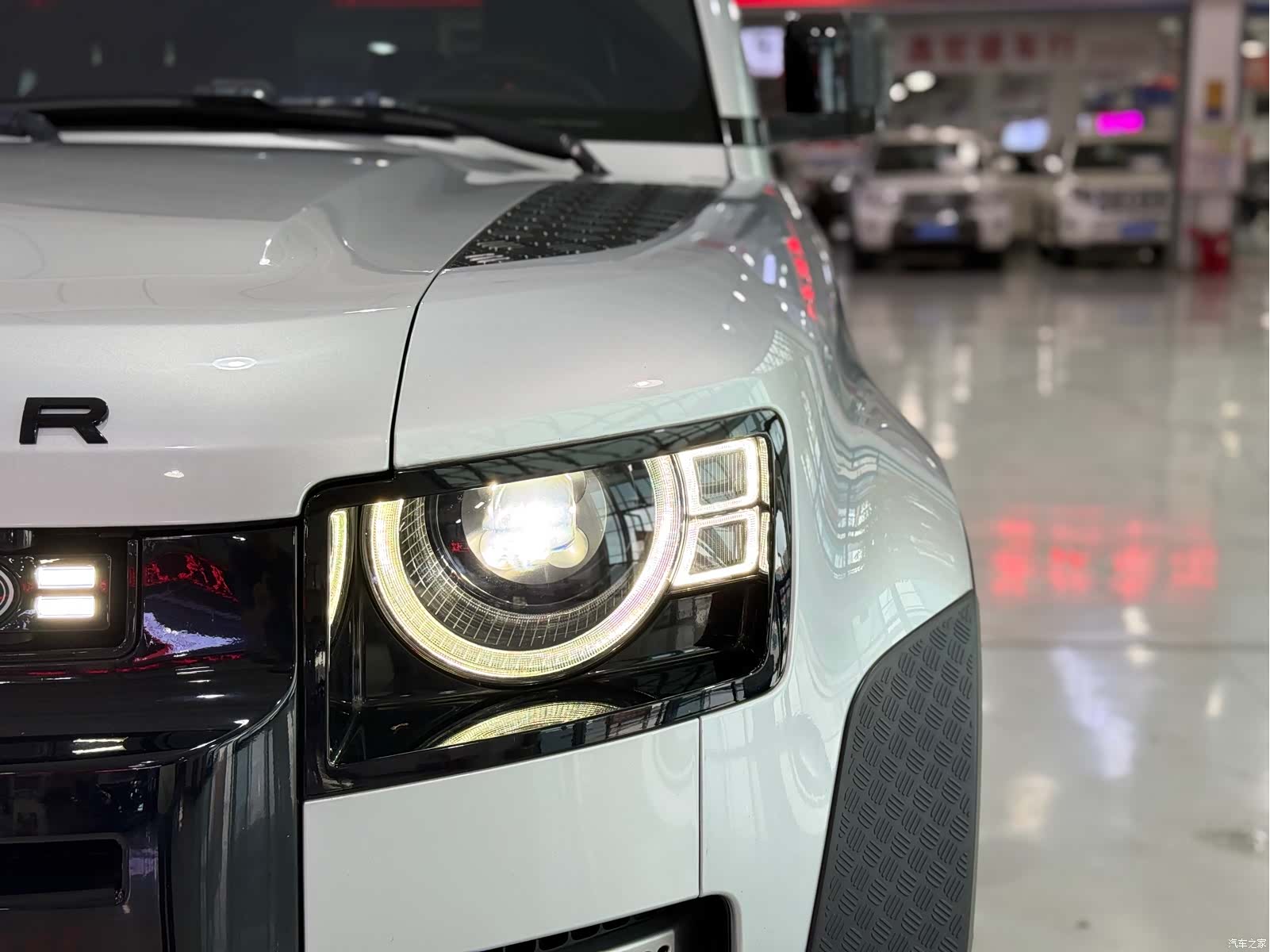 Land Rover Defender, 2022 7