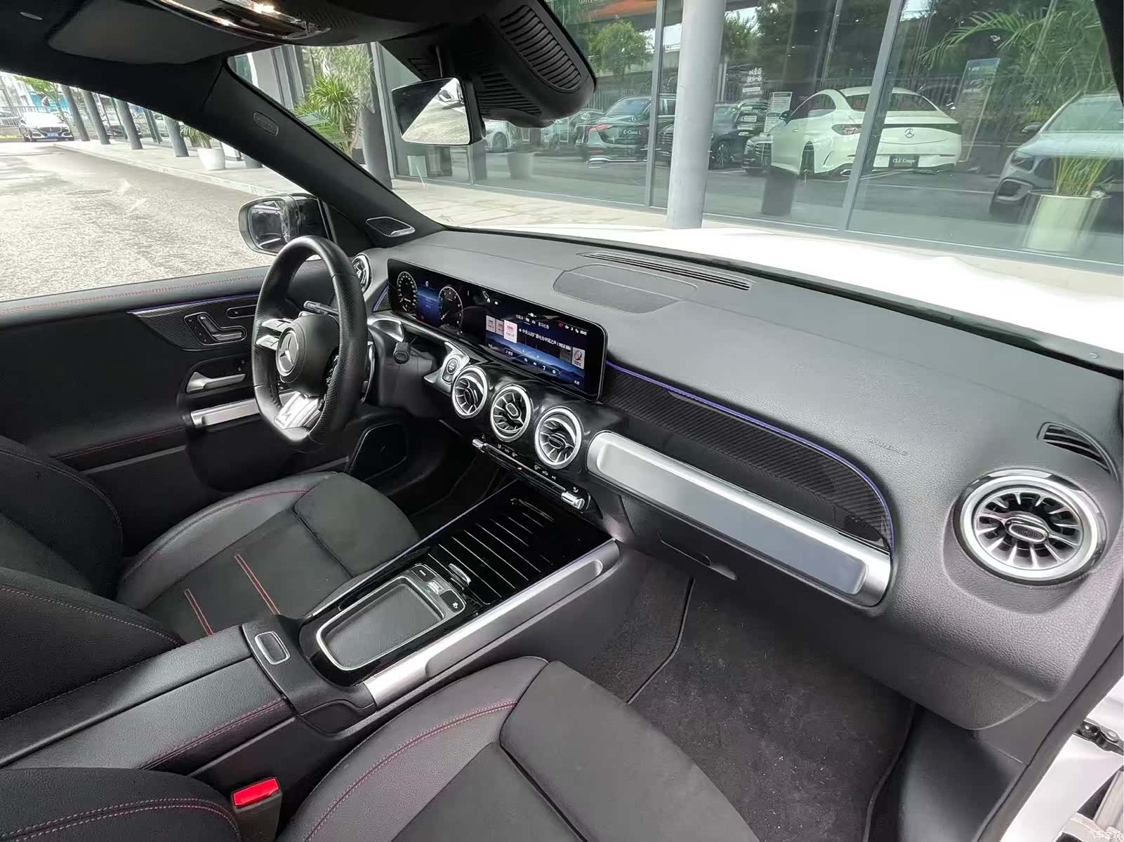 Mercedes-Benz GLB, 2025 8