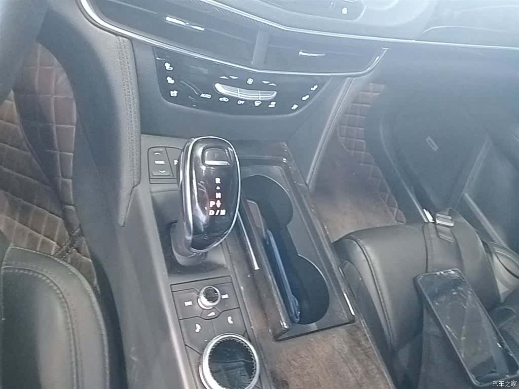 Cadillac CT6, 2023 14