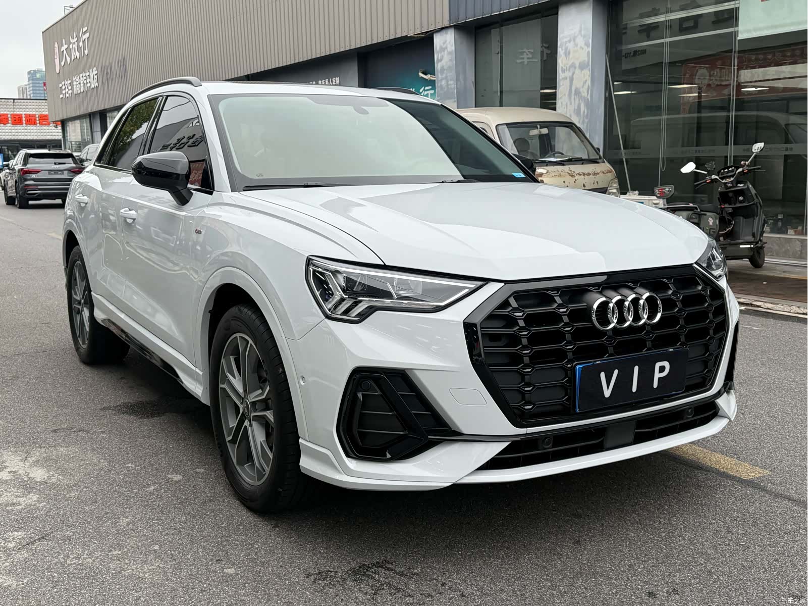 Audi Q3, 2023 3