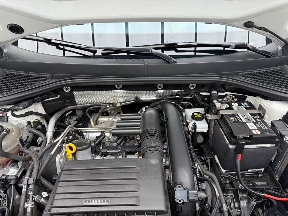 Volkswagen T-ROC exploring Songs