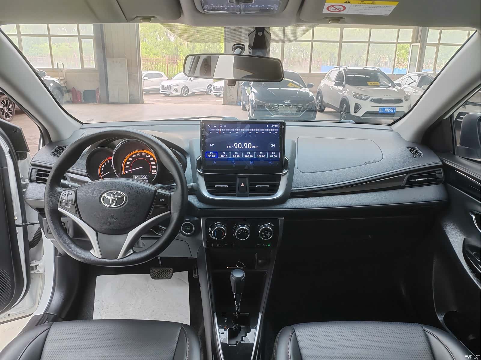 Toyota YARiS L, 2022 8