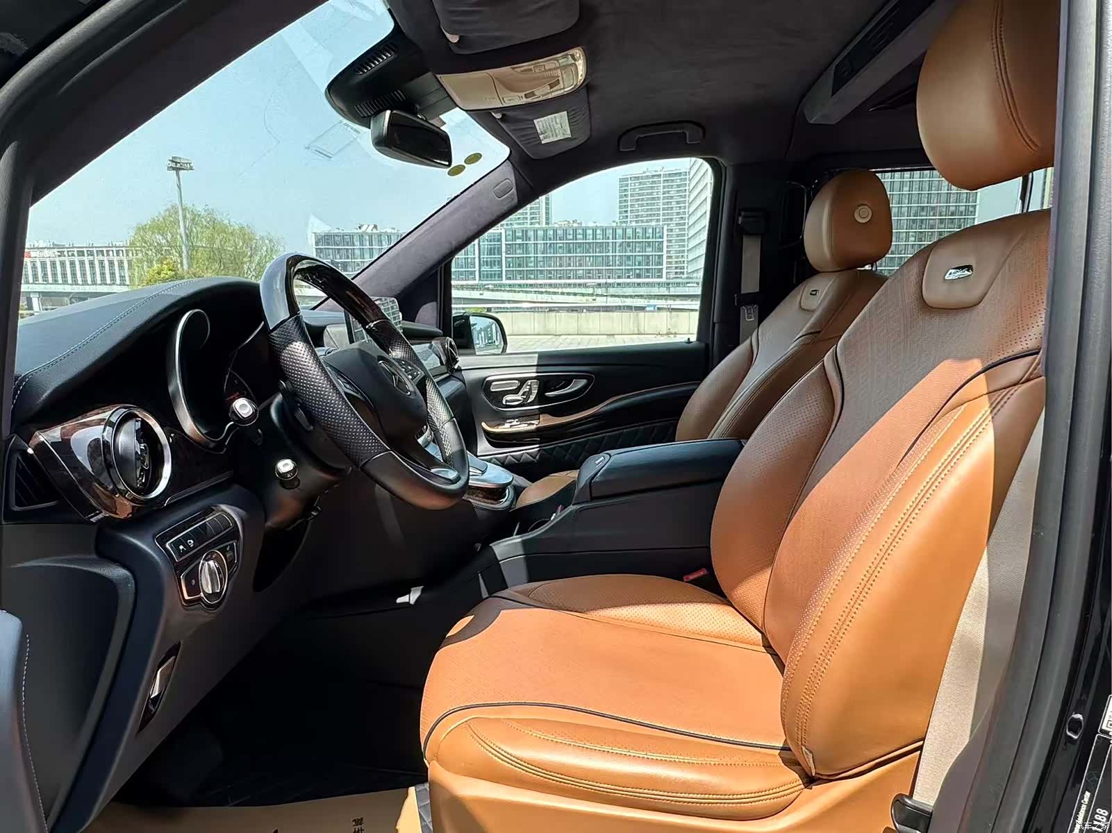 Mercedes-Benz V-Class, 2022 13