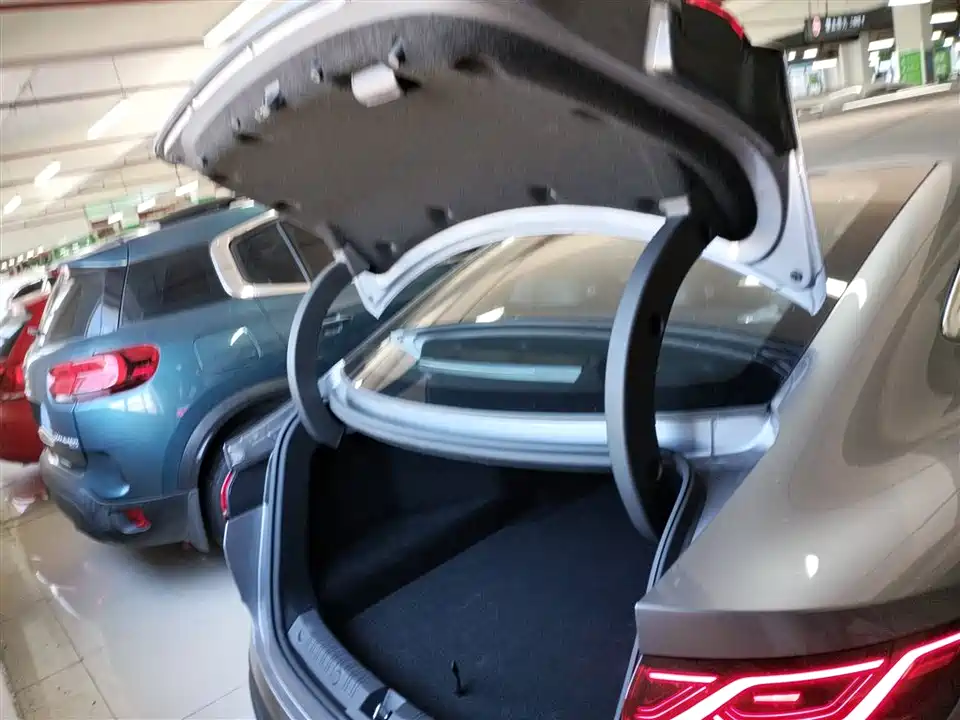 BYD Qin L BYD Qin L