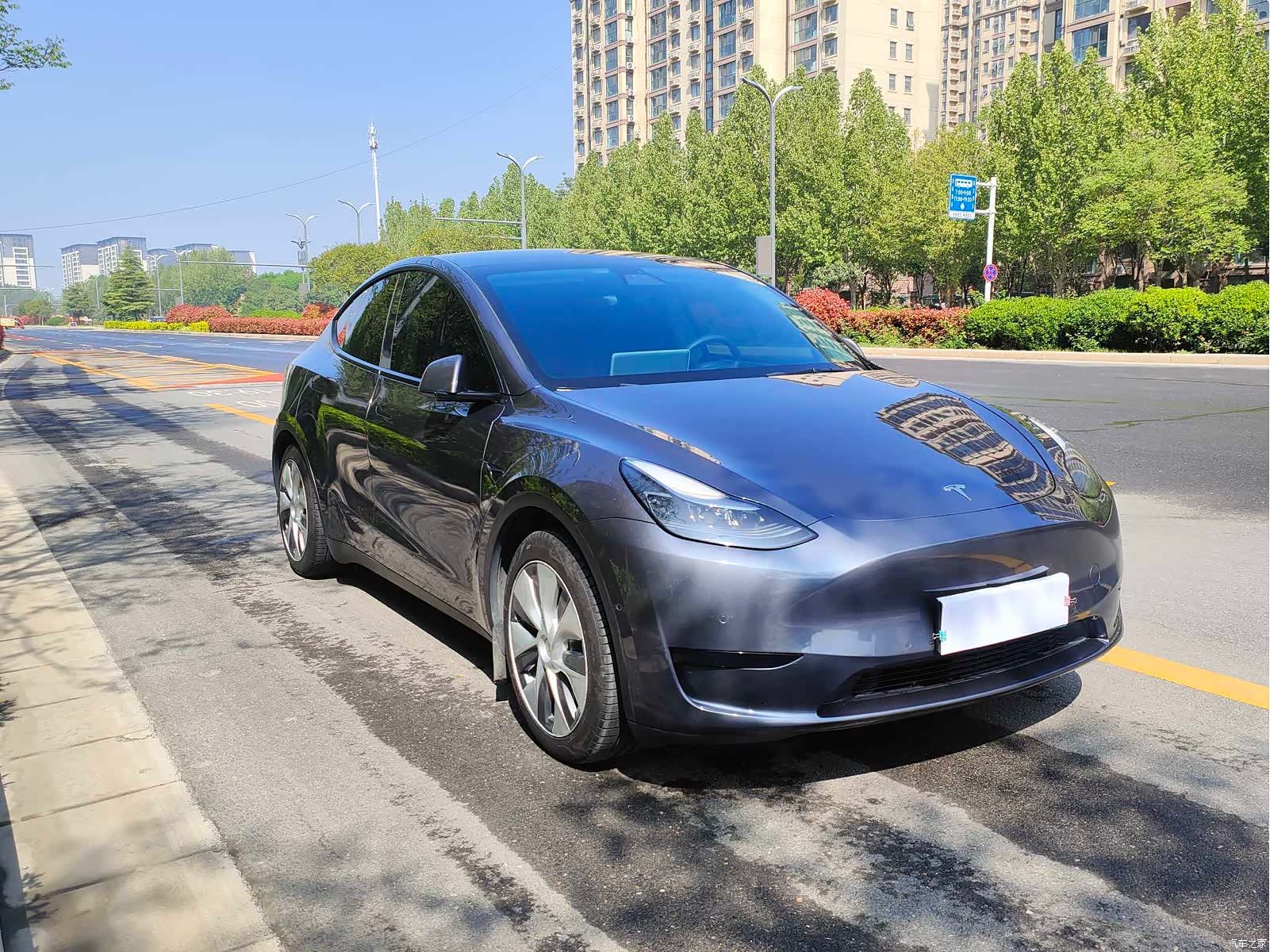 Tesla Model Y, 2022 3