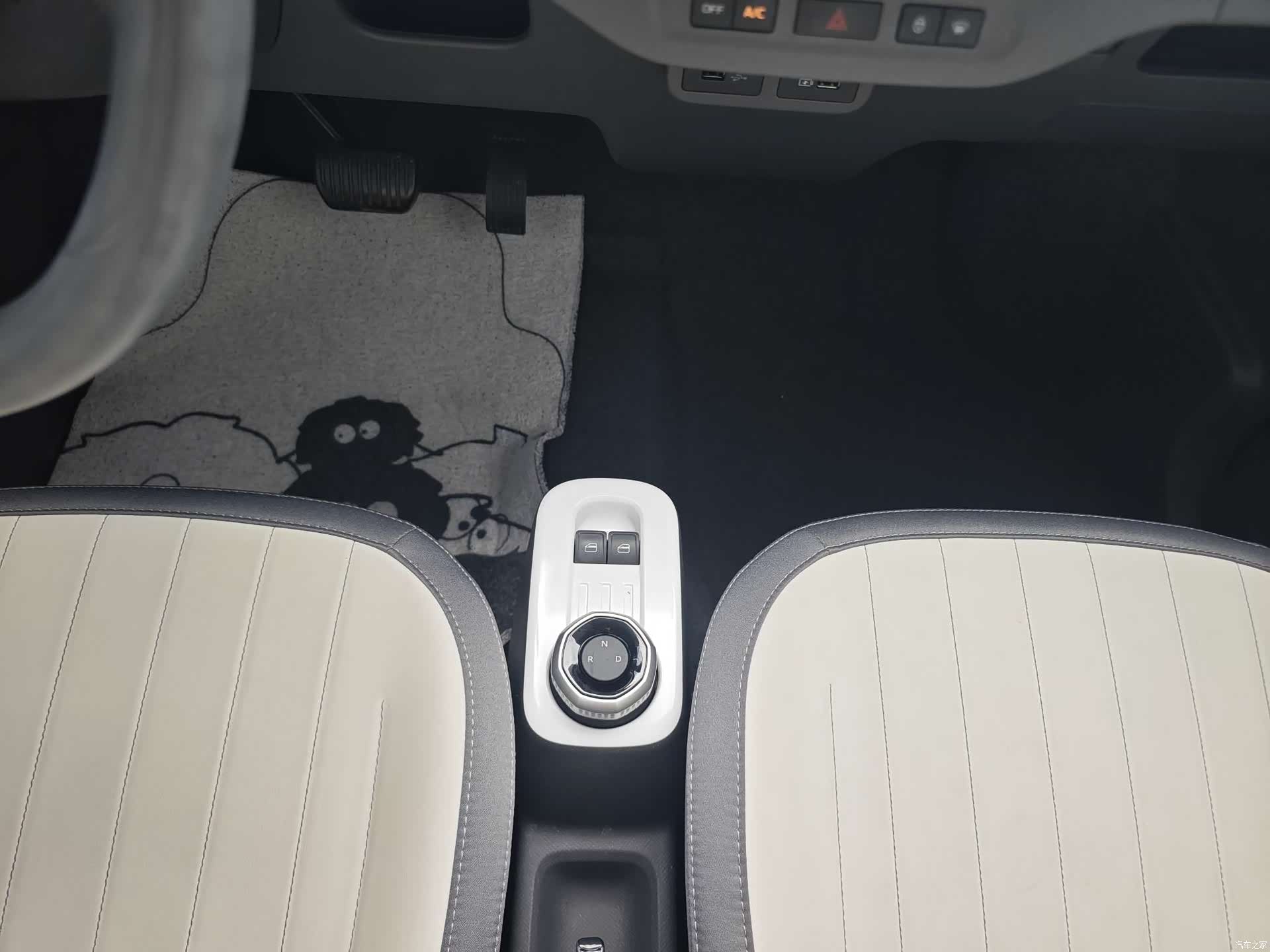 Geely Panda, 2025 14
