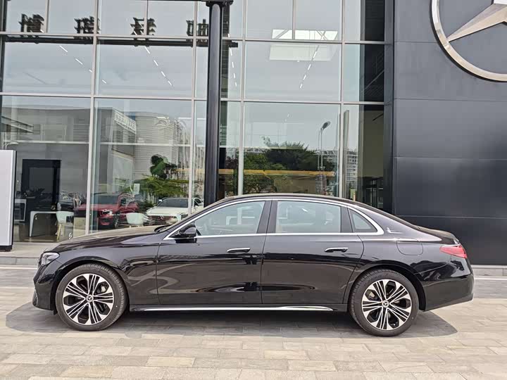 Mercedes-Benz E-Class, 2024 года фото 4