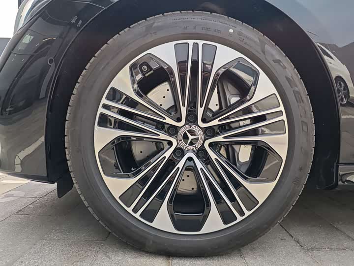 Mercedes-Benz E-Class, 2024 года фото 15