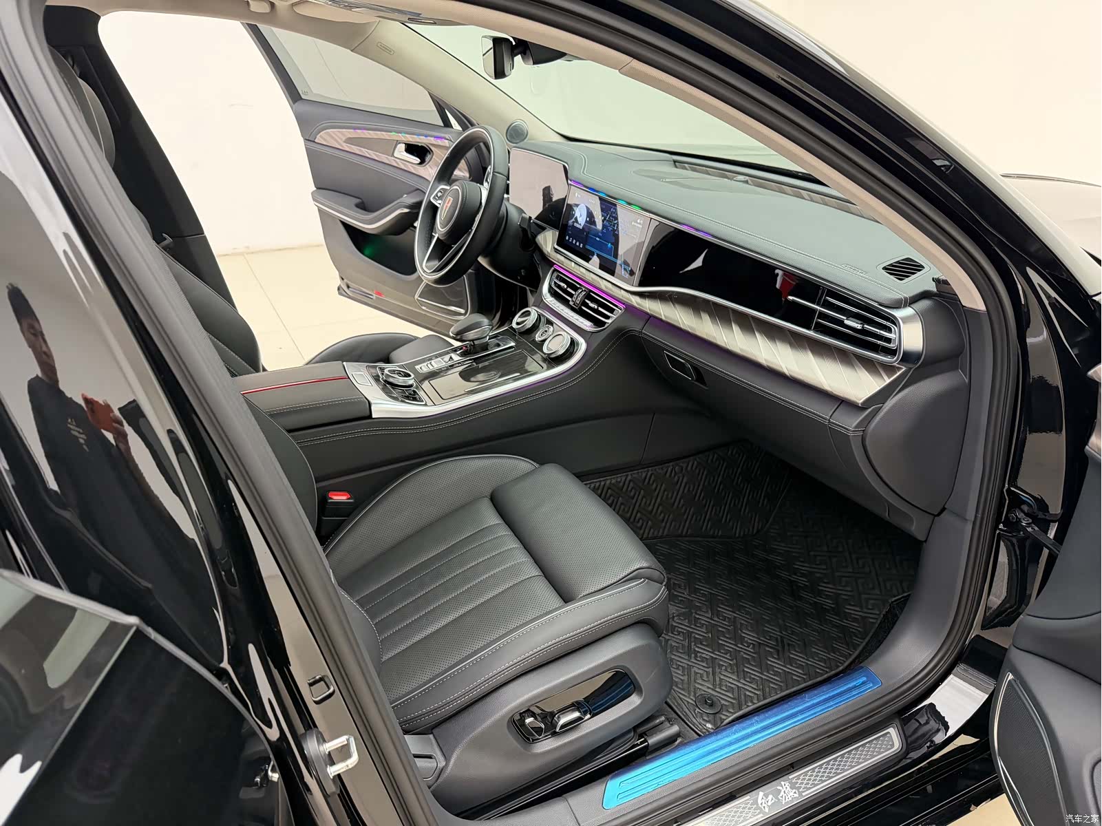 Hongqi H9, 2023 12