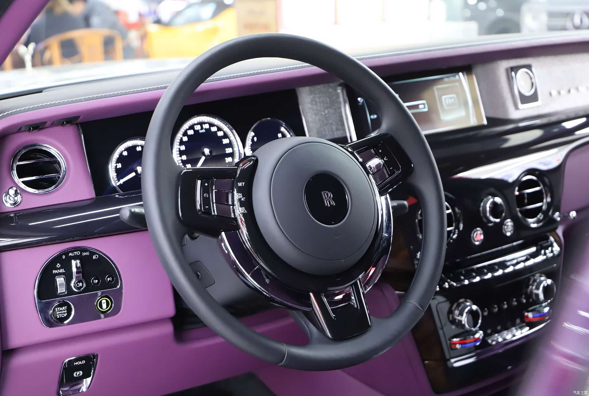 Rolls-Royce Phantom, 2021 14