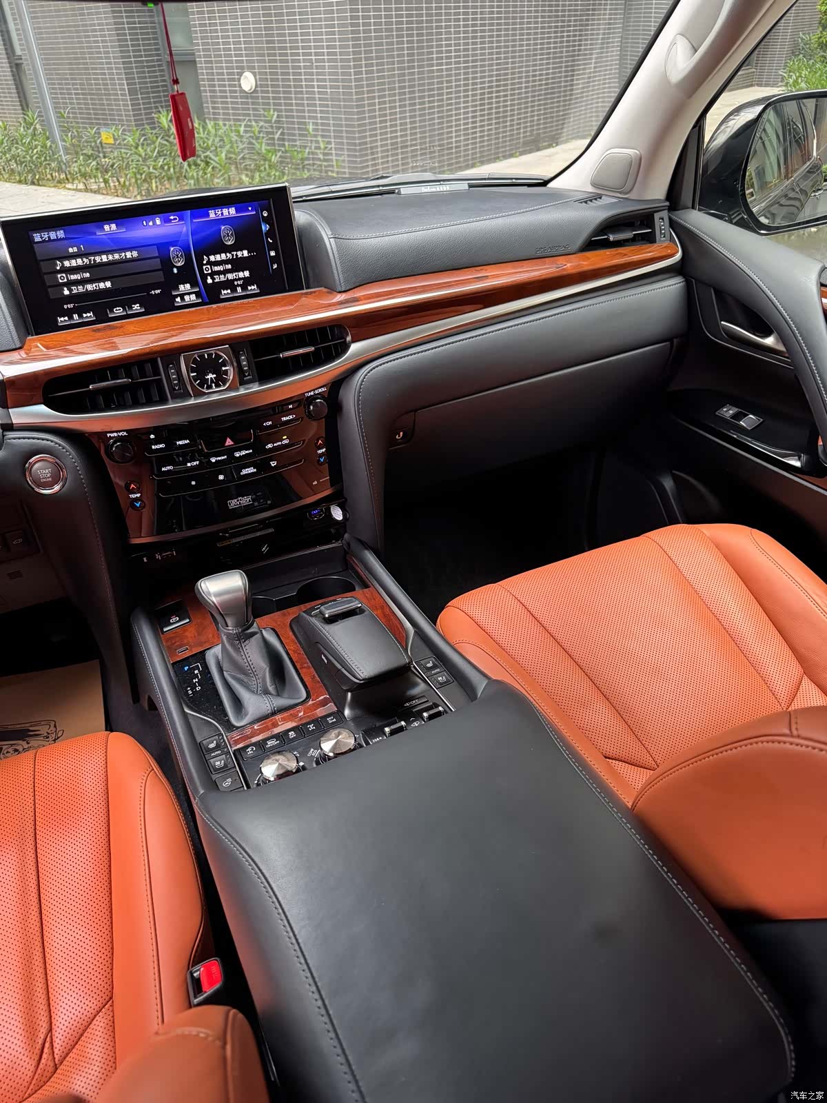 Lexus LX, 2016 14