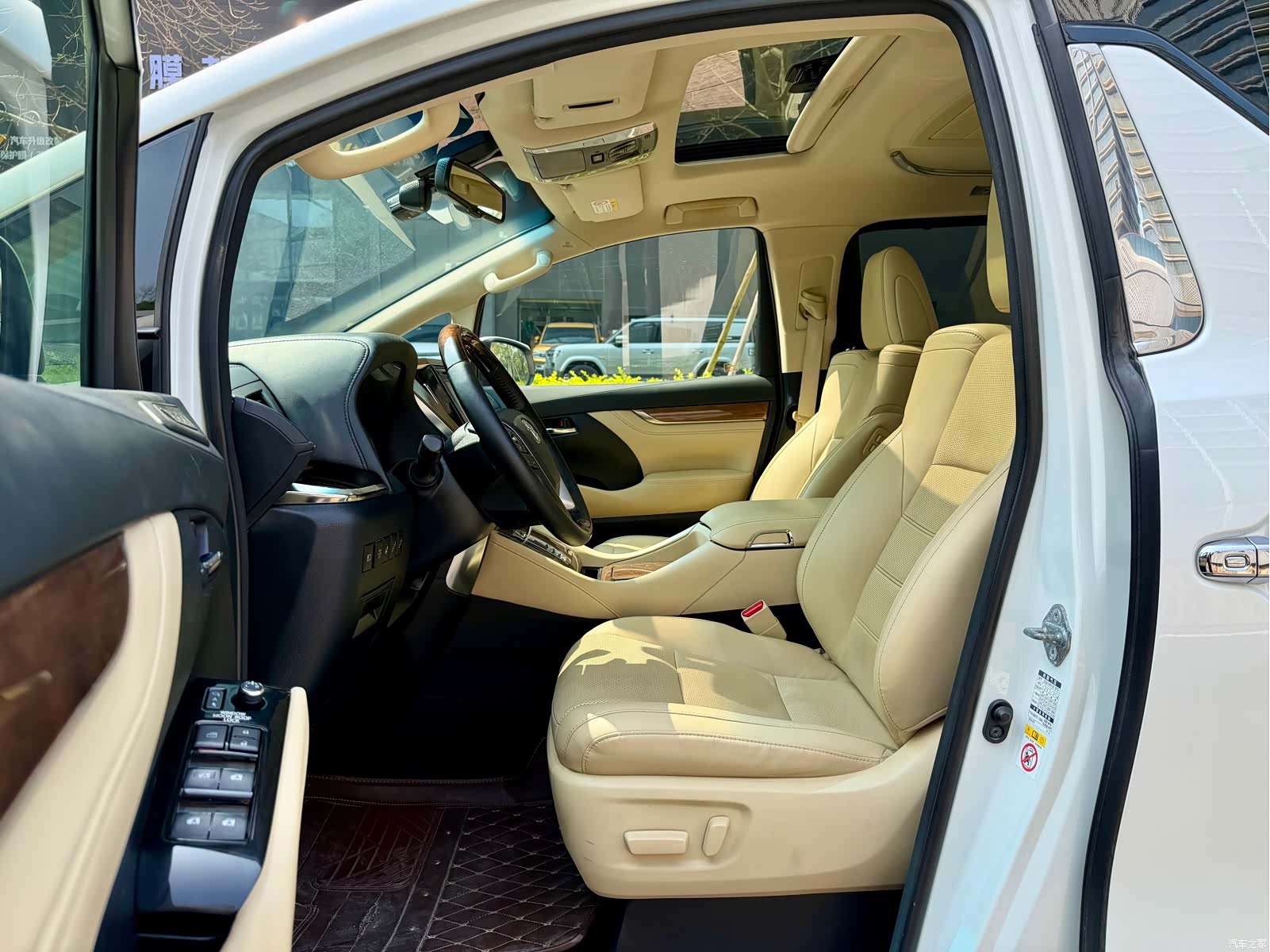 Toyota Alphard, 2017 16