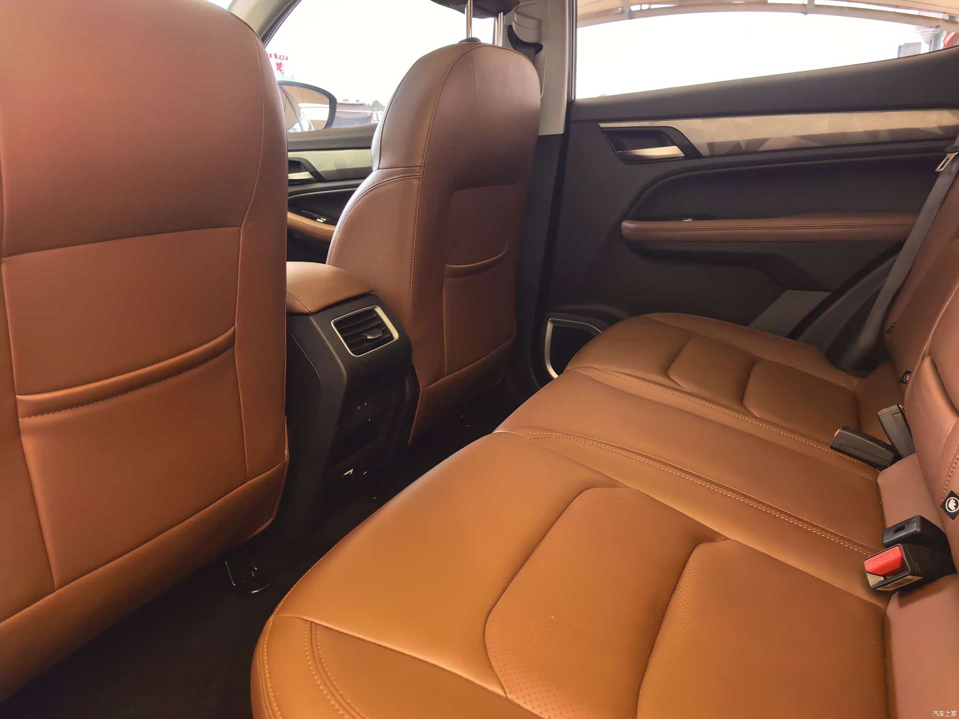 Geely X6, 2022 10