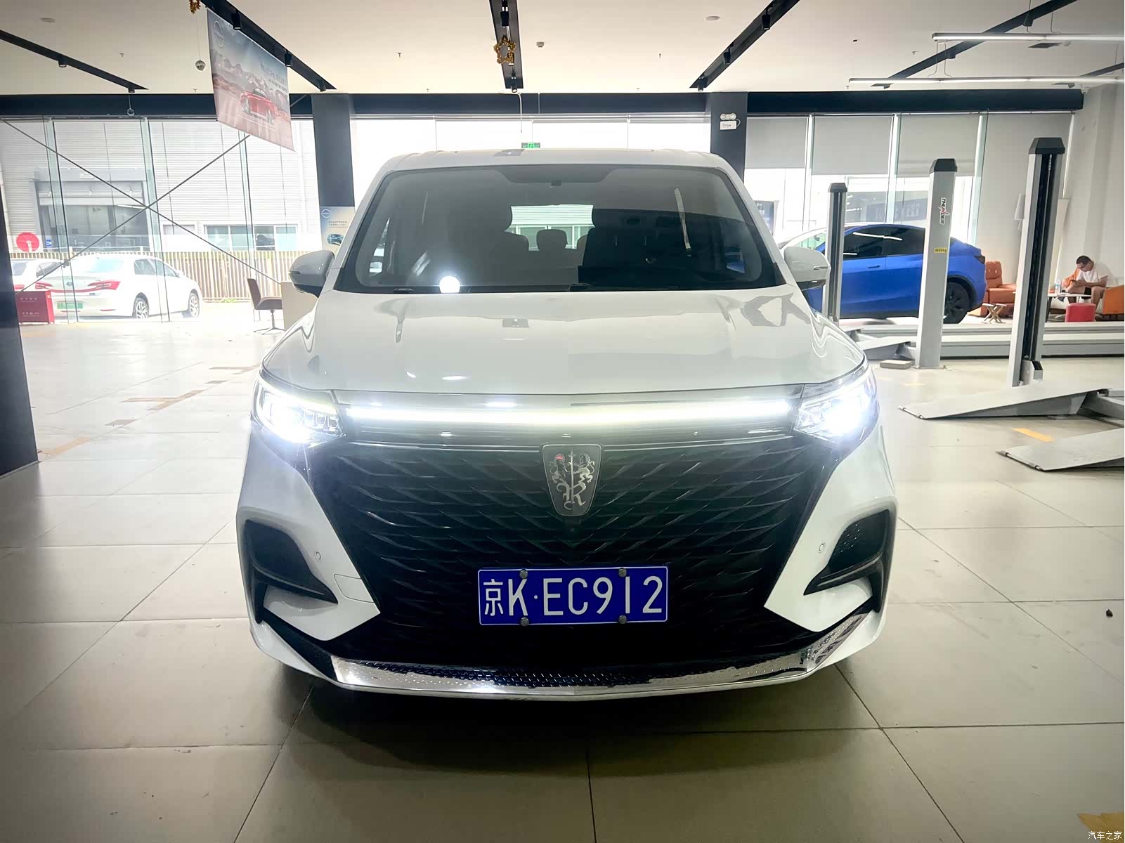 Roewe iMAX8, 2022 2