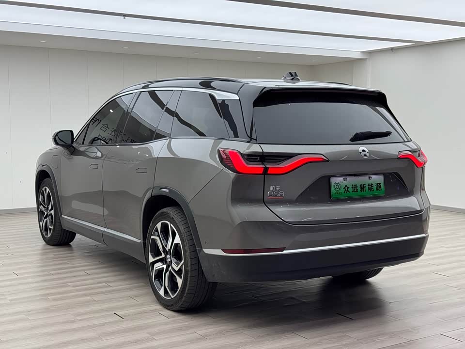 NIO ES8