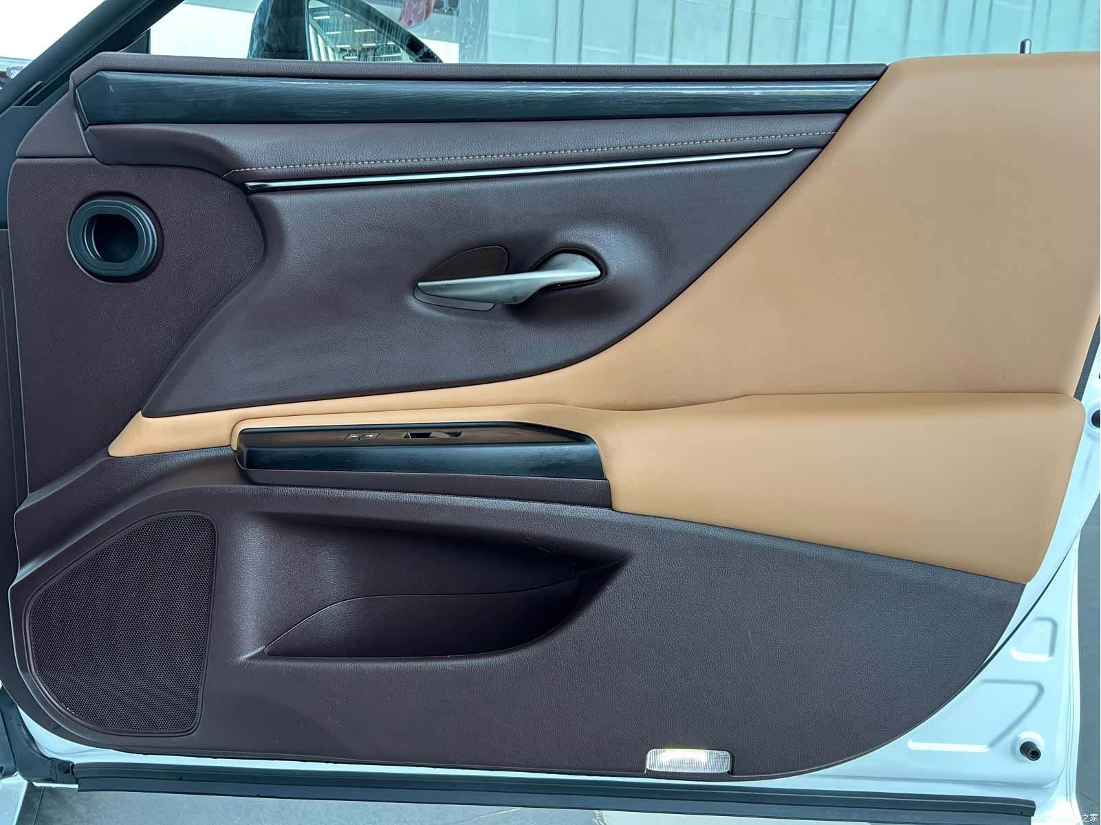 Lexus ES, 2019 25