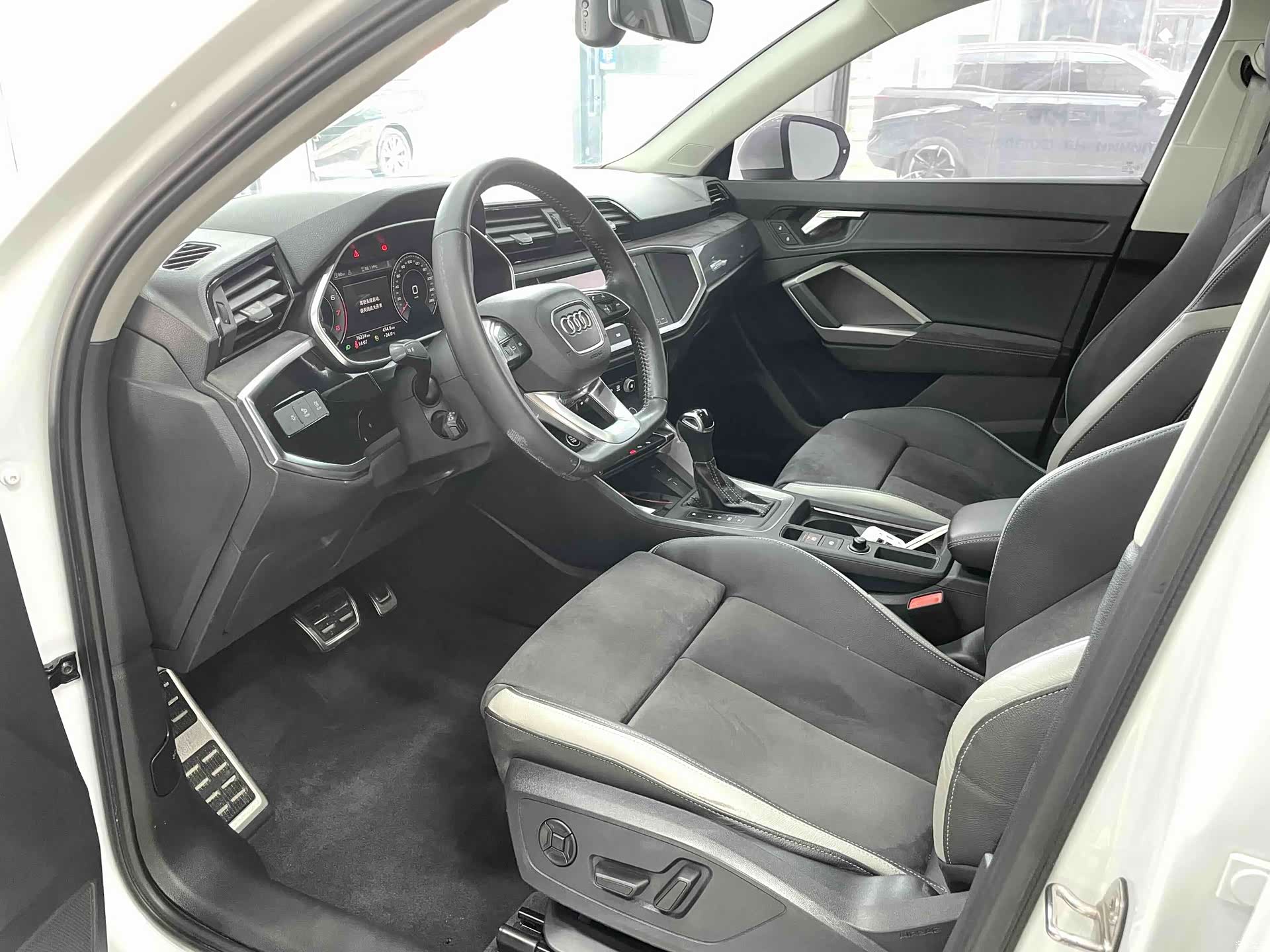 Audi Q3, 2022 7