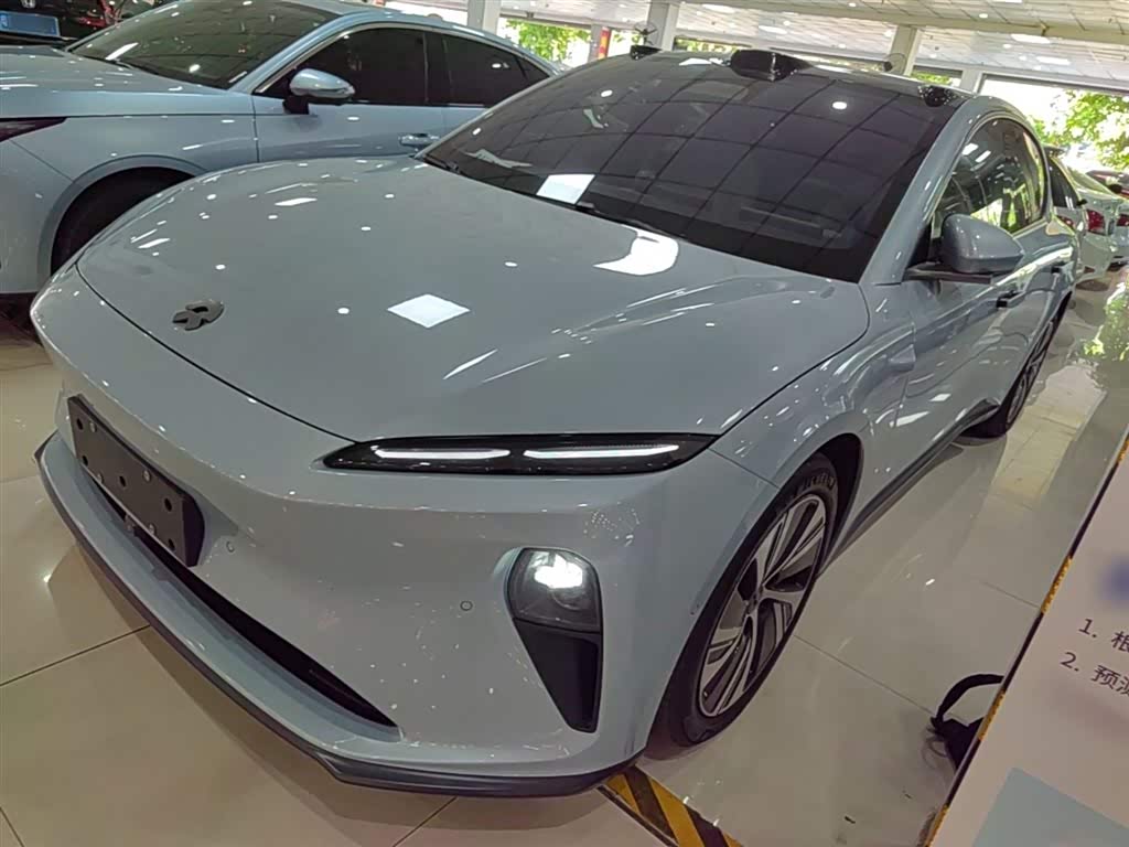 NIO ET5